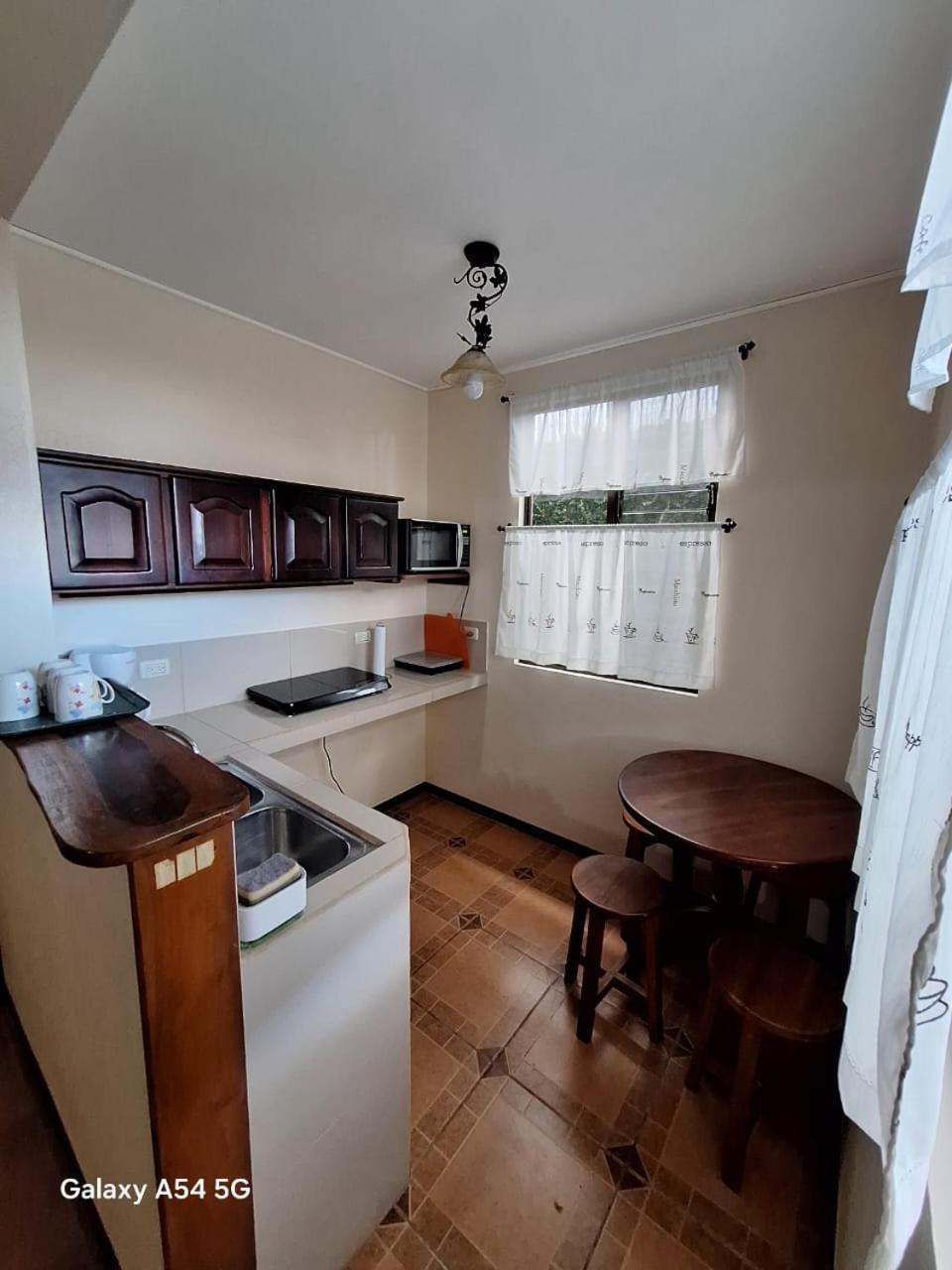 Iris Arenal Hotel La Fortuna 外观 照片