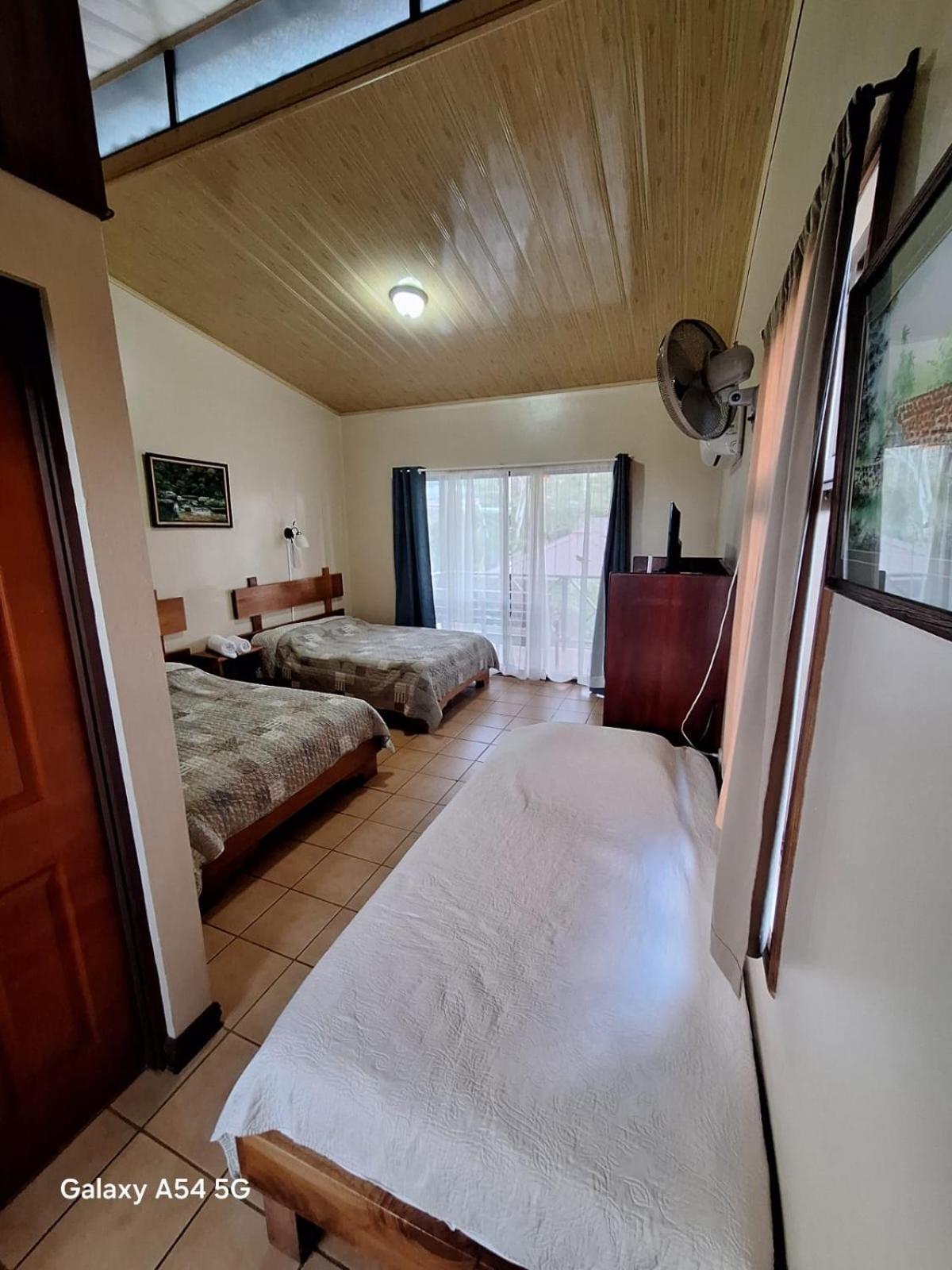 Iris Arenal Hotel La Fortuna 外观 照片