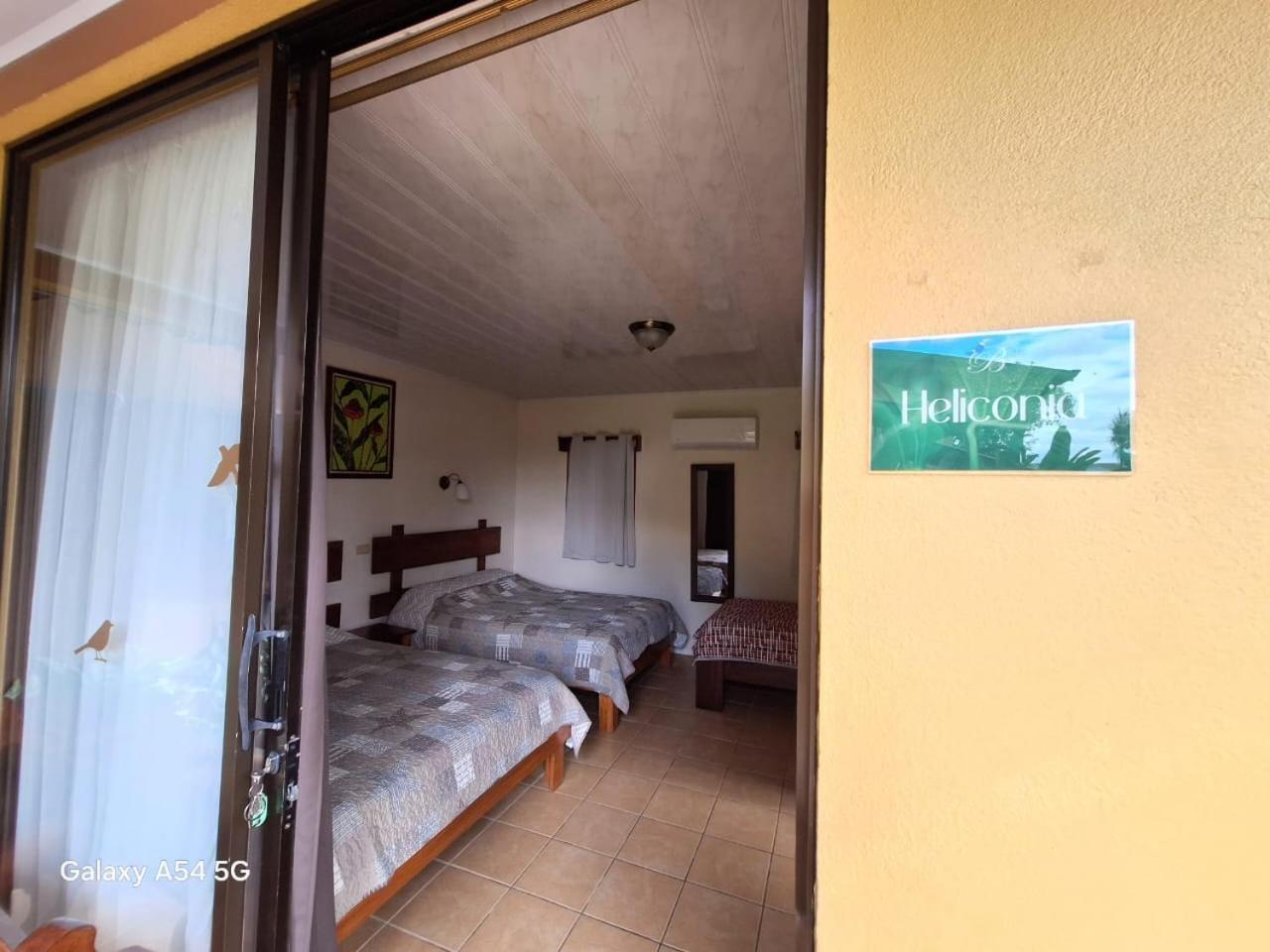 Iris Arenal Hotel La Fortuna 外观 照片