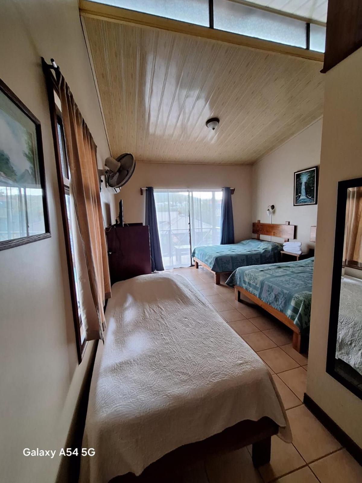 Iris Arenal Hotel La Fortuna 外观 照片