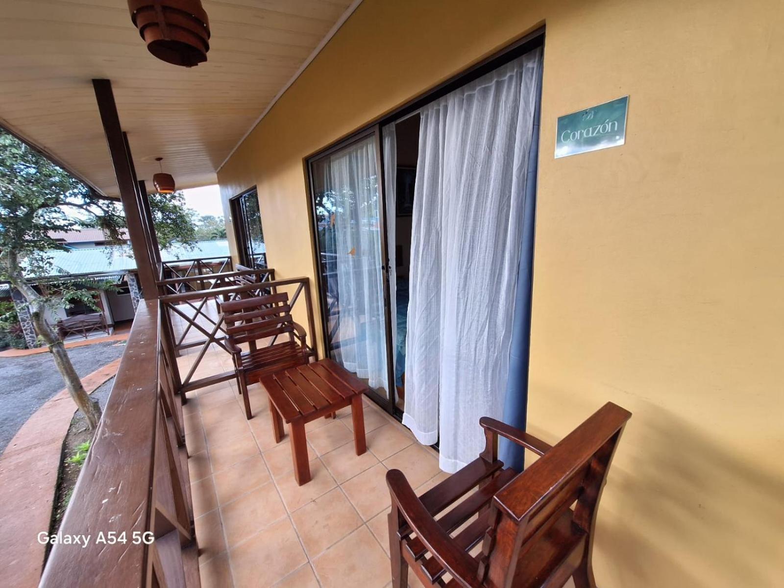 Iris Arenal Hotel La Fortuna 外观 照片