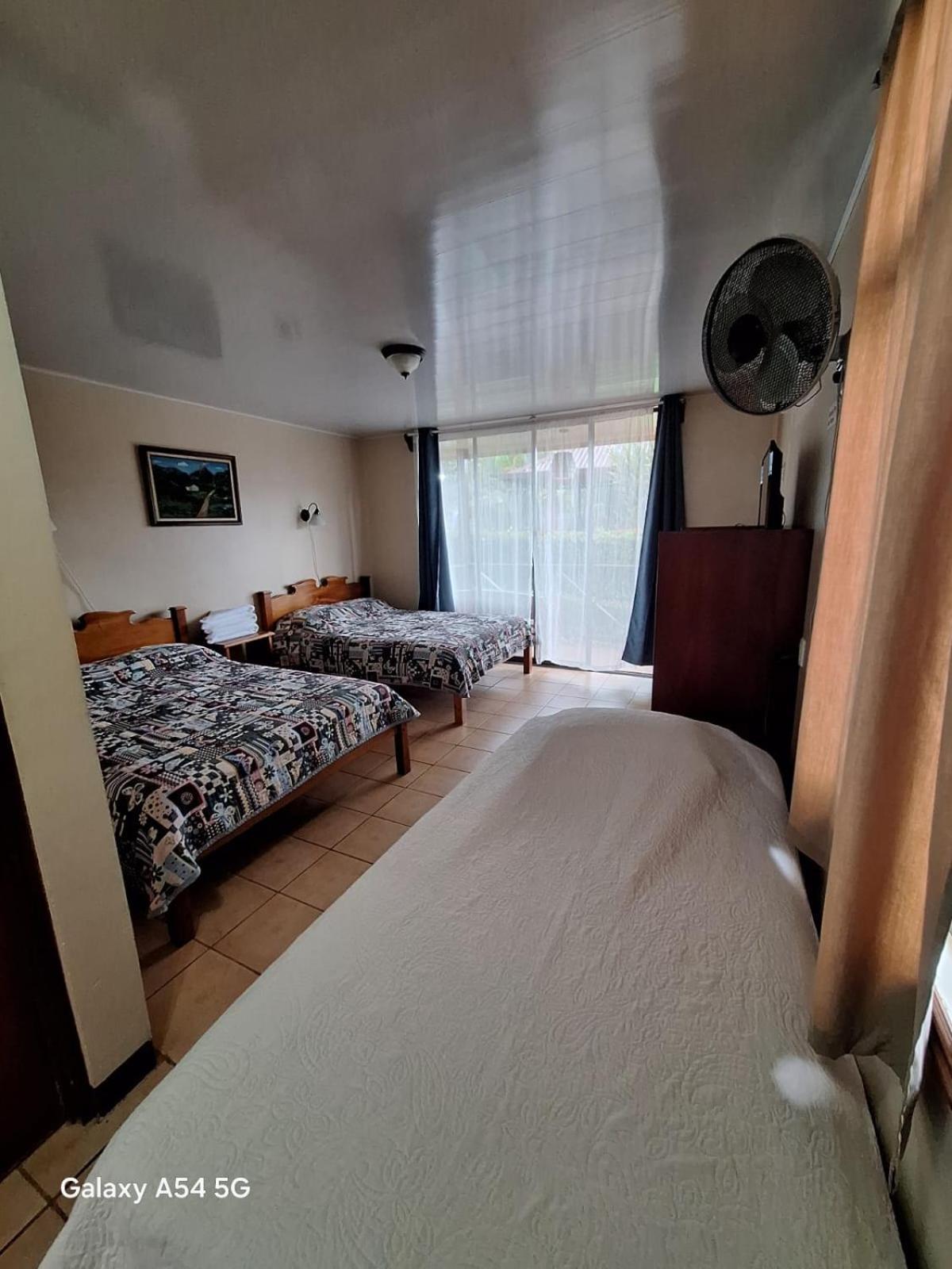 Iris Arenal Hotel La Fortuna 外观 照片