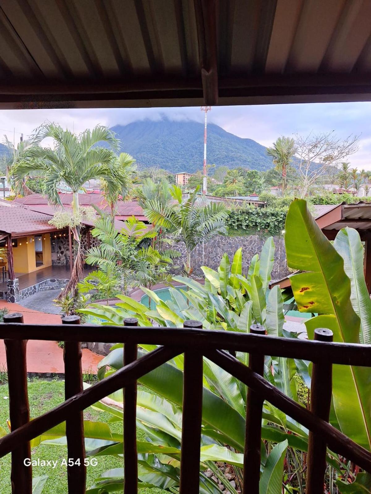 Iris Arenal Hotel La Fortuna 外观 照片