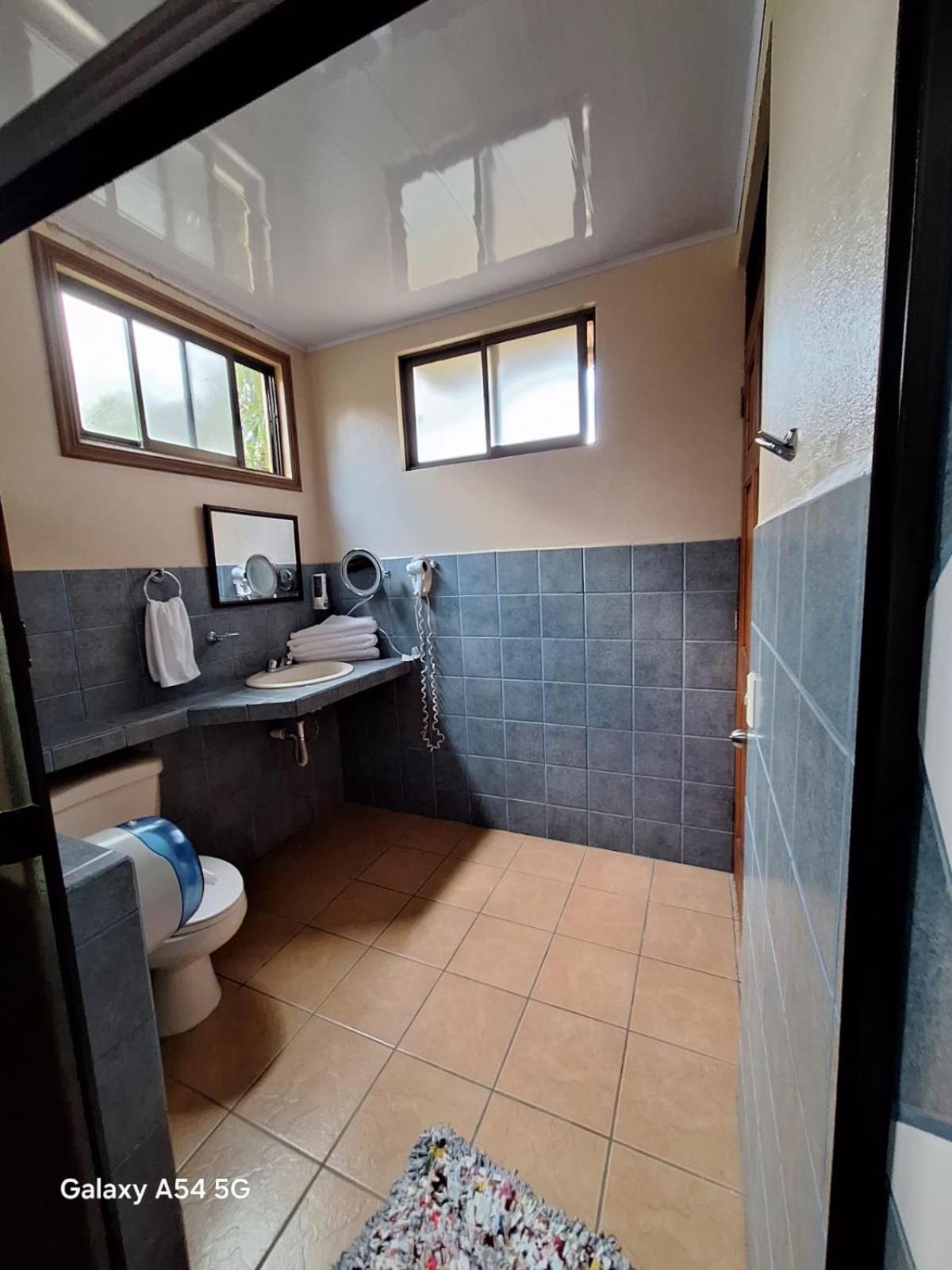 Iris Arenal Hotel La Fortuna 外观 照片