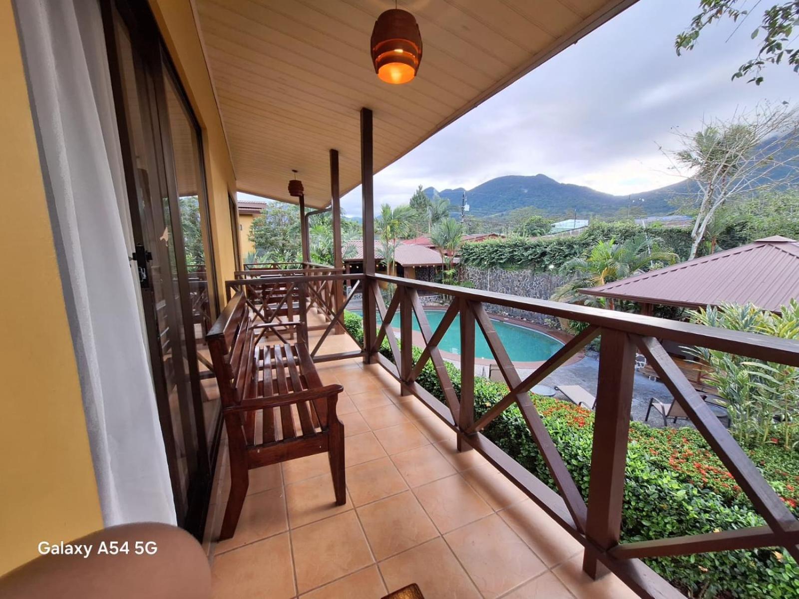 Iris Arenal Hotel La Fortuna 外观 照片
